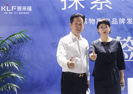 环保家居绿色生态｜米兰·(milan)以水漆柜阐述高端全屋定制，塑市场高定之局