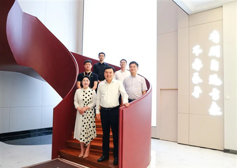 热烈欢迎省委统战部张部长一行莅临米兰·(milan)家居股份有限公司指导工作！