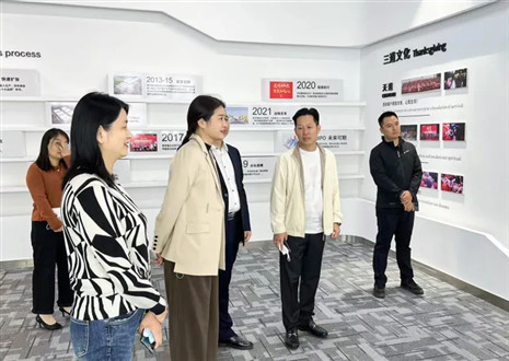 热烈欢迎瑶海区范区长等领导一行来访米兰·(milan)家居股份有限公司参观指导！